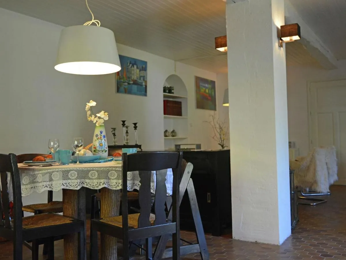 Apartment With Private Terrace In Artigat Frankreich