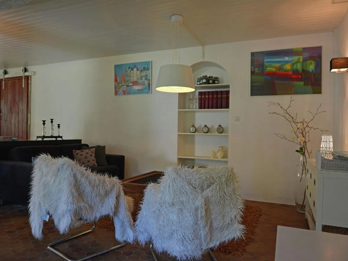 Apartment With Private Terrace In Artigat 0*,